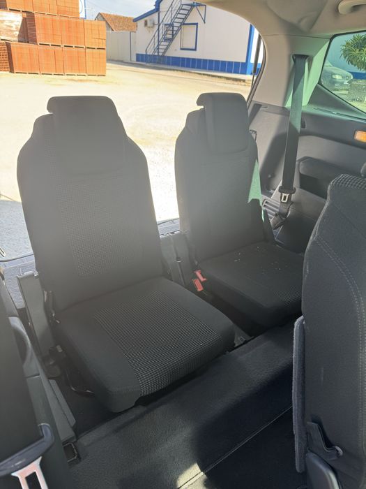 Peugeot 5008 1.6 hdi 2011