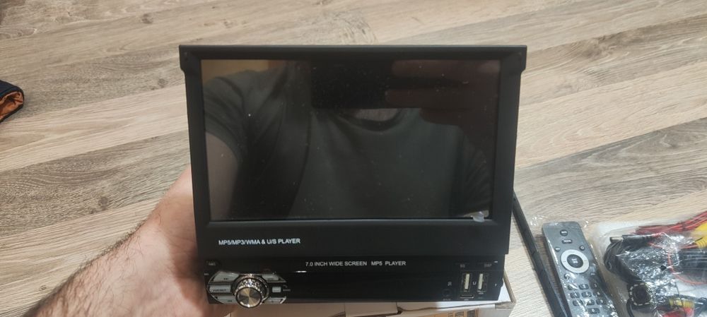 Магнітола 1DIN з висувним екраном 7" + Камера заднього виду + Мікрофон