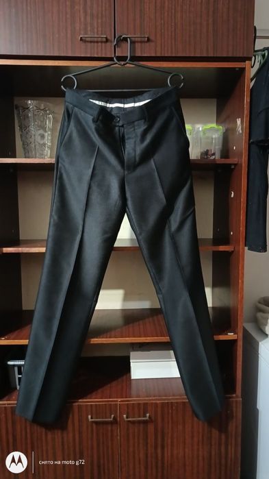 Продається гарний костюм на хлопця, 46 розмір