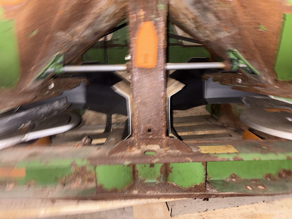 Rozsiewacz AMAZONE N 1800