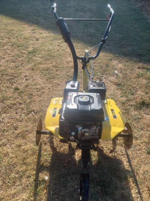 Motoenxada de 7 CV com pouco uso