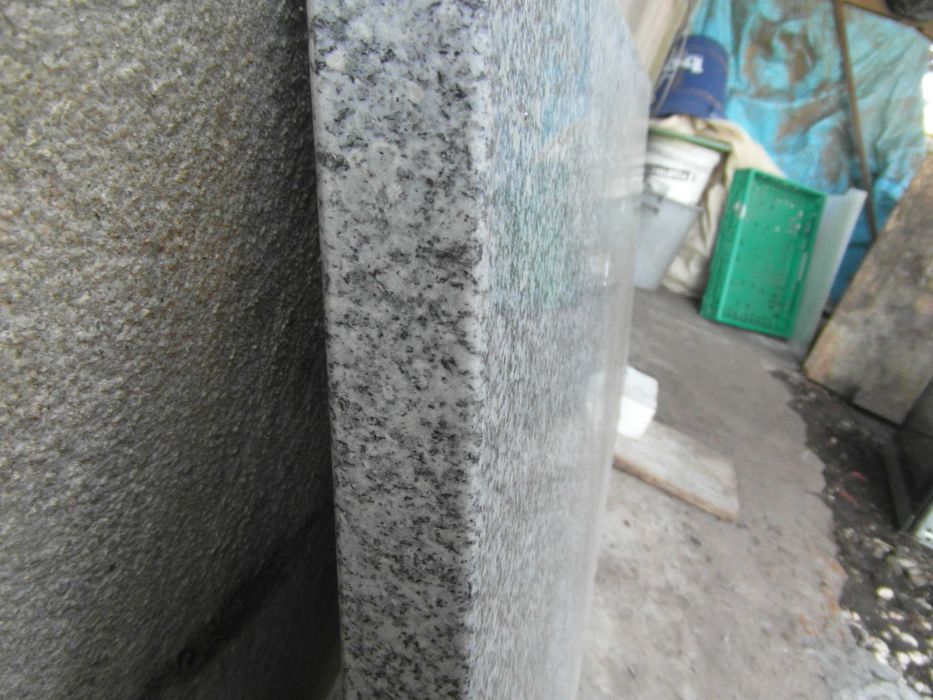 Pedra em granito 147,5 x 61 x 3 cm