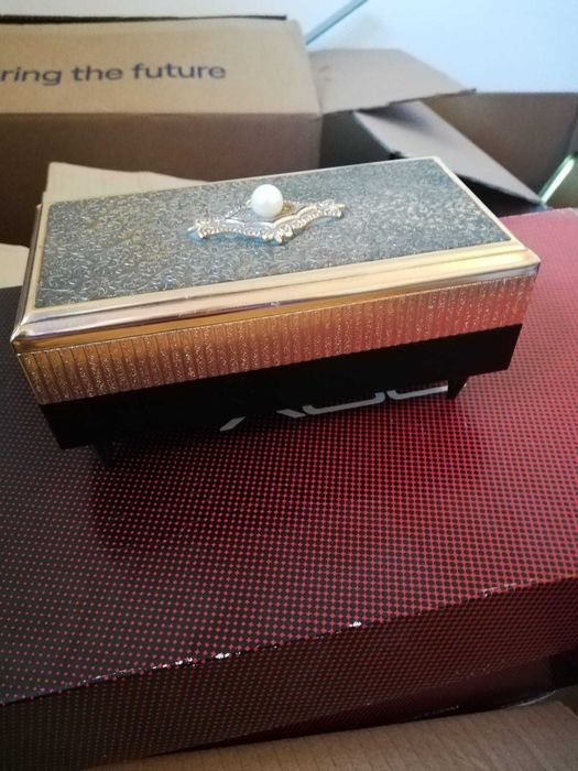 porta joias com música