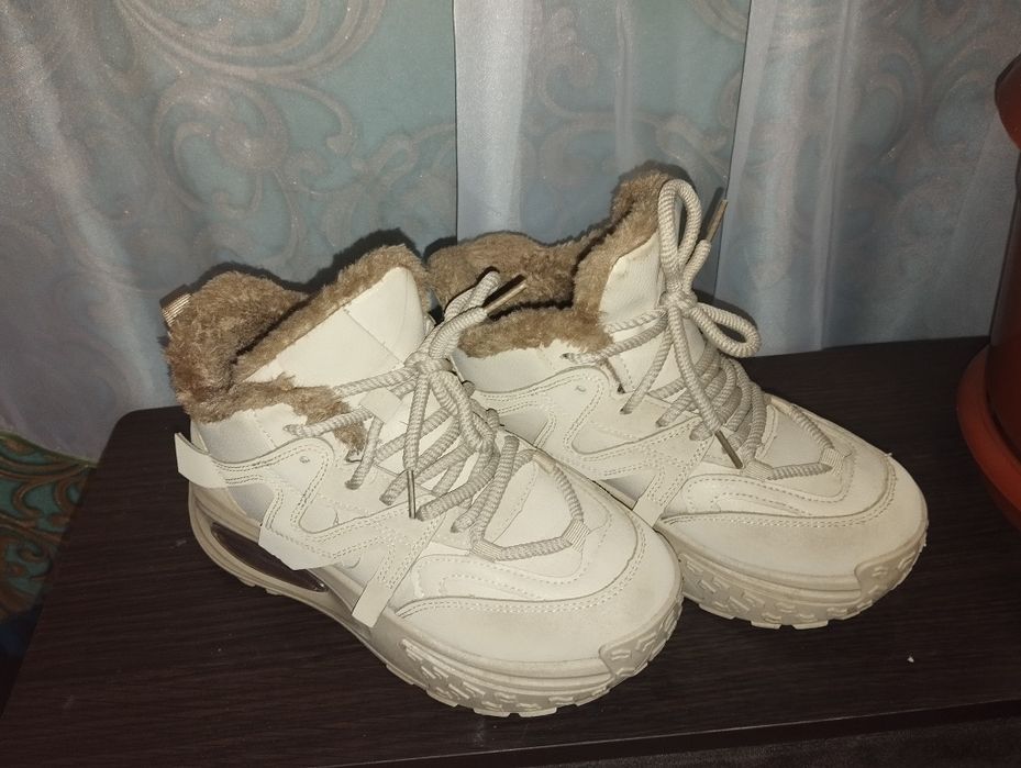 Кросовки женские теплые