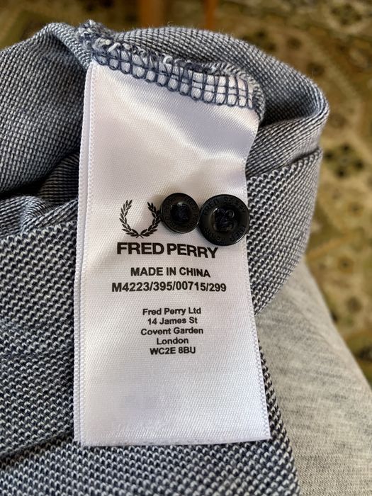 поло Fred Perry.