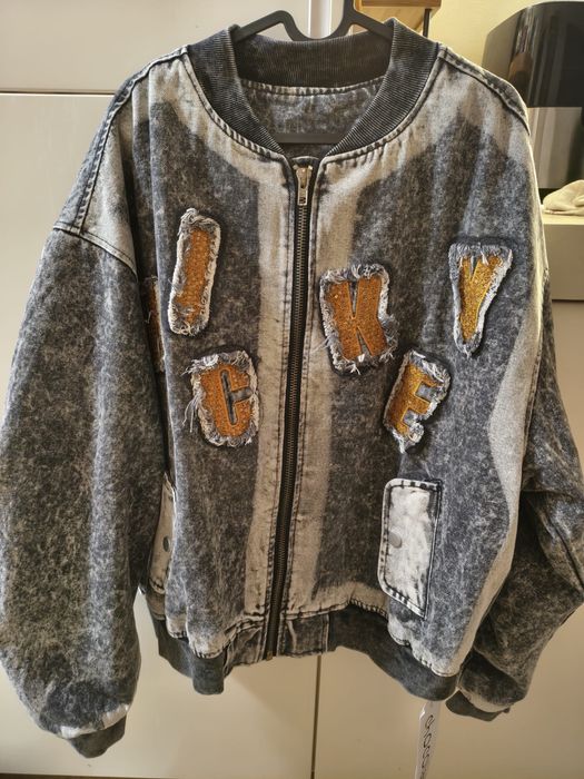 Camisolas e kispos marca chocolate tem Disney