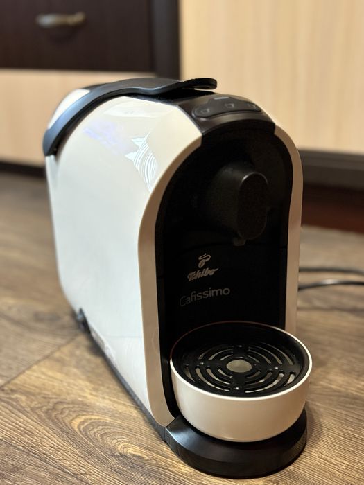 Капсульна кавомашина Tchibo Cafissomo