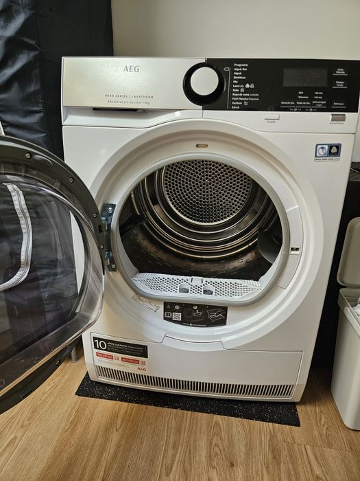 Máquina de secar AEG T8DEE862 – avariada | Para peças ou reparação