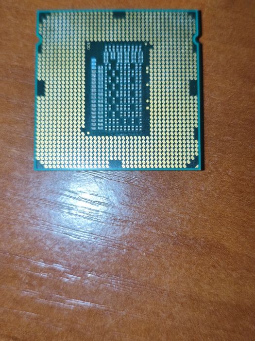 Процесор Intel Xeon E3-1220 (4 ядра, до 3.4GHz, LGA 1155)