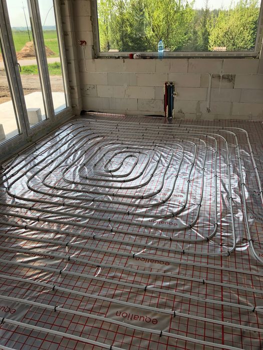 Hydraulik, Usługi hydrauliczne