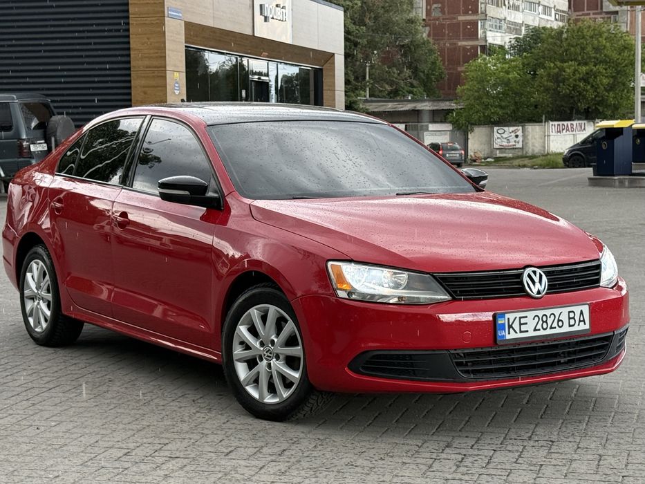 Продам Volkswagen Jetta SE 2013 год 1.8