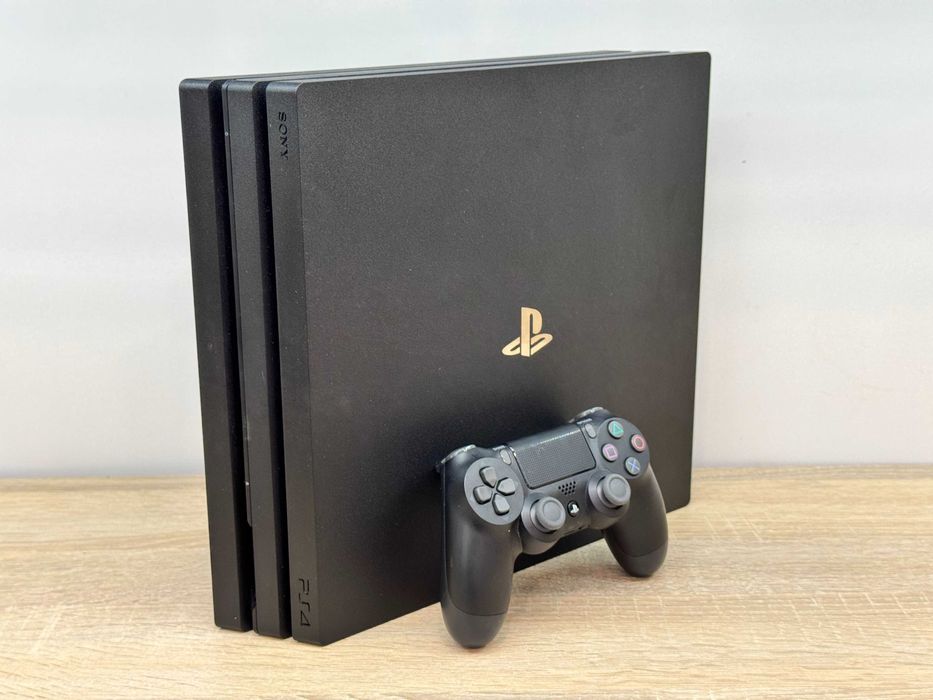 Konsola Playstation 4 pro 1tb + pad