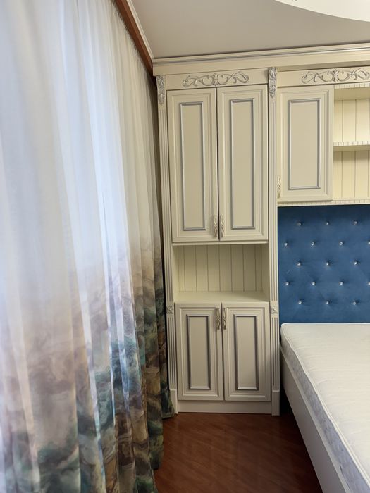 Сдам 4-х комнатную квартиру 150 м кв в кирпичном доме на ул. Тополевая