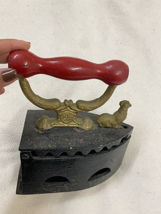 Ferro antigo muito bem estimado