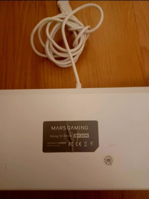 Teclado 60% mecânico