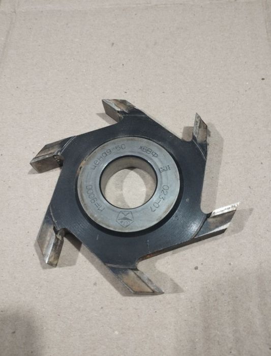 Фрези по дереву нові і б/у.