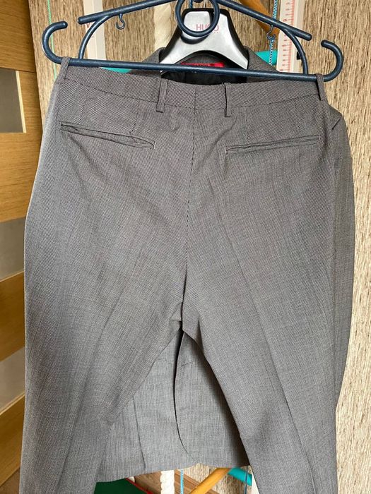 Стильний чоловічий костюм Hugo boss