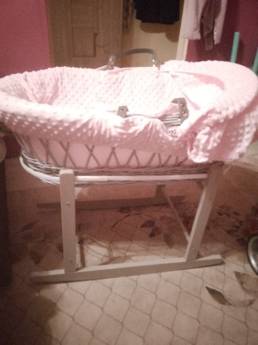 Kołyska dla dziewczynki