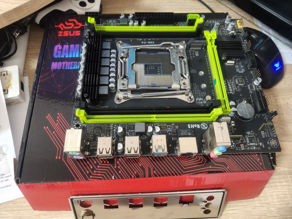 Материнська плата під XEON V3/v4 Zsus X99-P4