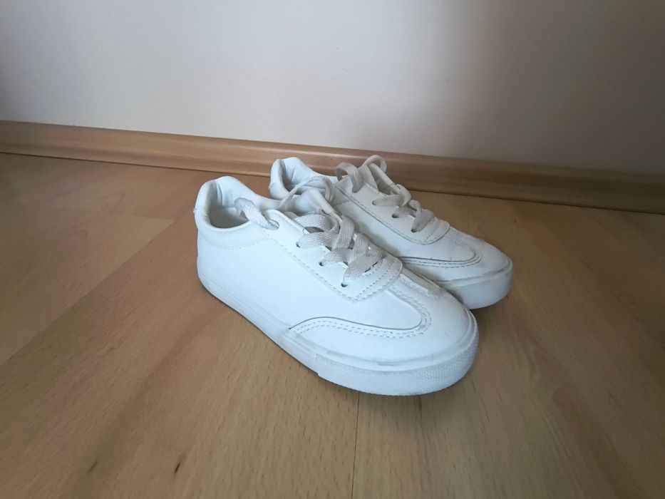 Klasyczne białe trampki Reserved rozmiar 29 stan bdb