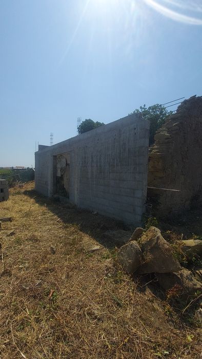 Vendo ruina em construção