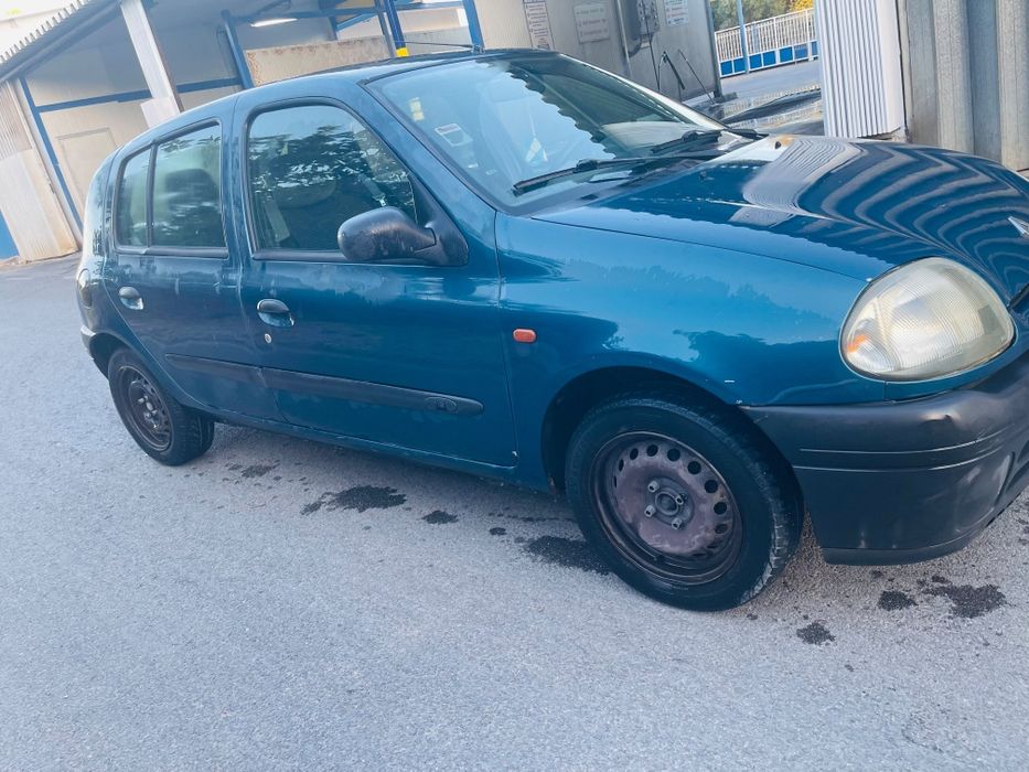 Renault Clio II 1.2 Gasolina (1999)