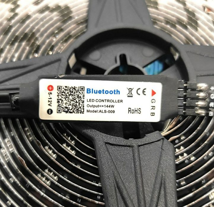 Умная светодиодная лента с пультом smd 5050 RGB 5 м.
Управление: пул
