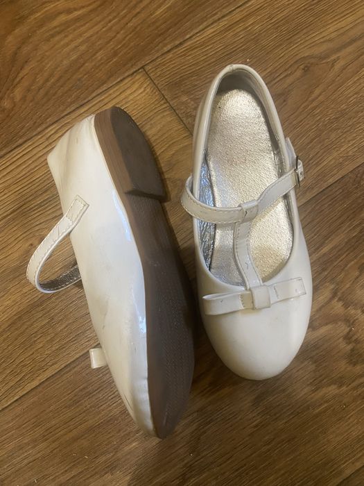 Туфлі лакові для дівчинки