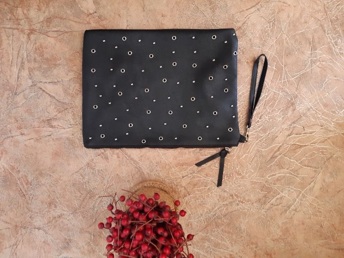 Большой, стильный клатч с ручкой браслетом accessorize