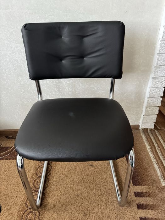 Офисное кресло кожаное, стул