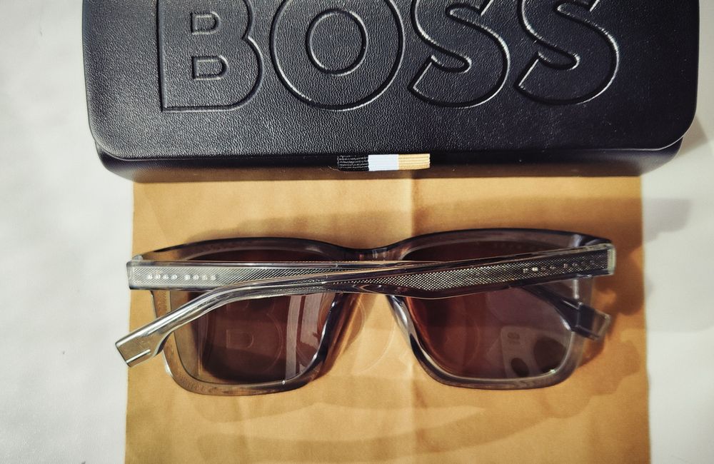 Сонцезахисні окуляри  HUGO BOSS