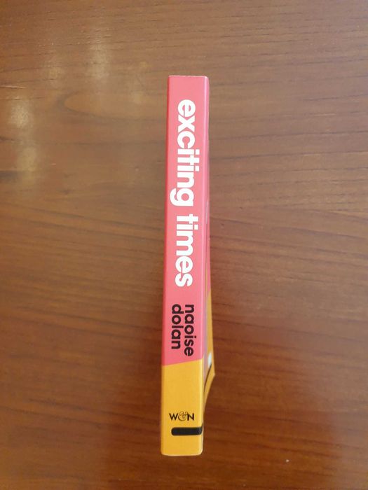Livro "Exciting Times" de Naoise Dolan