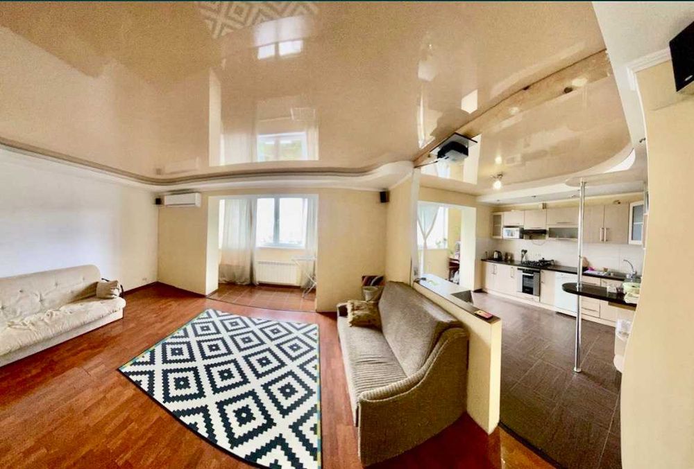 Укомплектована квартира в центральній частині міста, сучасний будинок