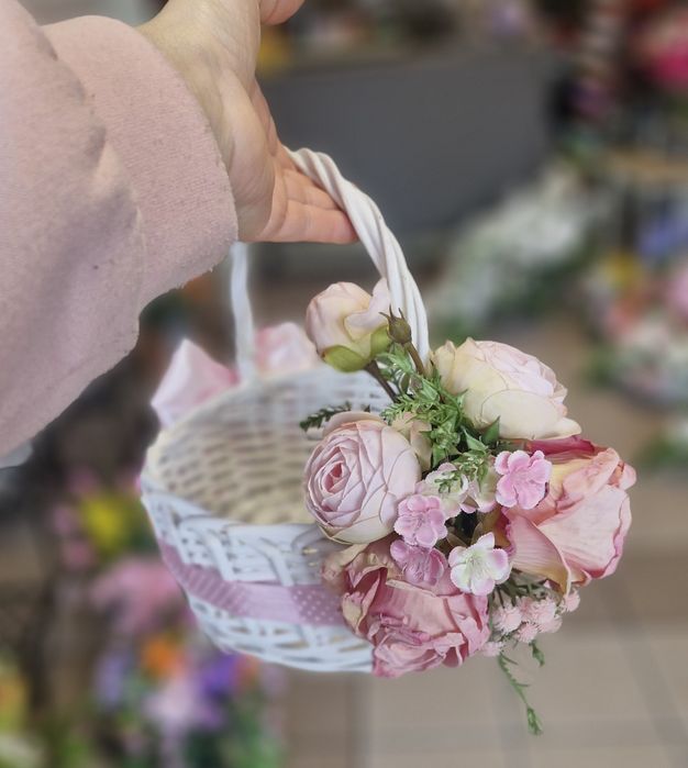 Pięknie zdobiony koszyk