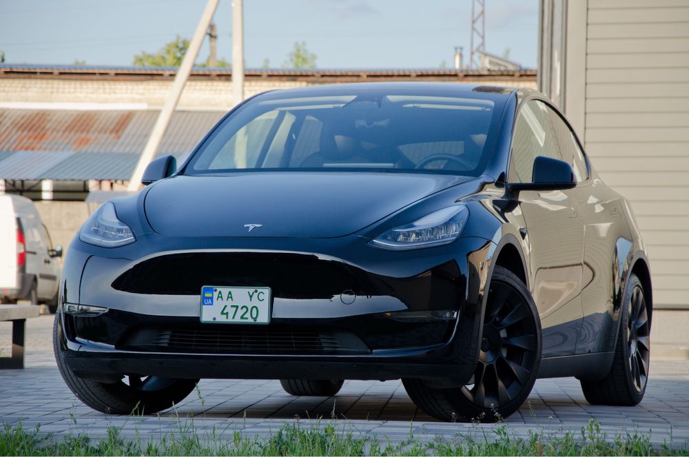 Продам Tesla Model Y