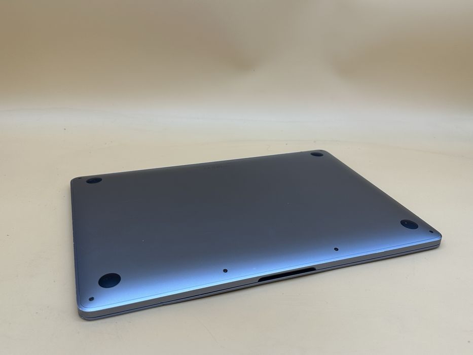 Macbook pro 2022 m2 512gb як не робочий