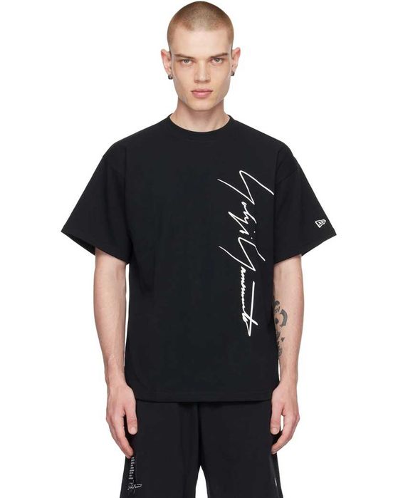 希少　Yohji Yamamoto x New EraPassport C Футболка Yohji Yamamoto x New Era Edition T-Shirt Black: 4 290 грн