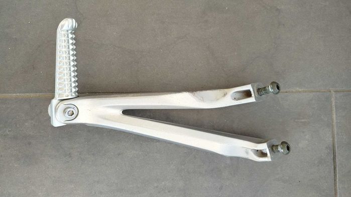 Set Podnóżek Prawy Tył Pasażera Yamaha YZF R1 RN12. 2004-06 [514]