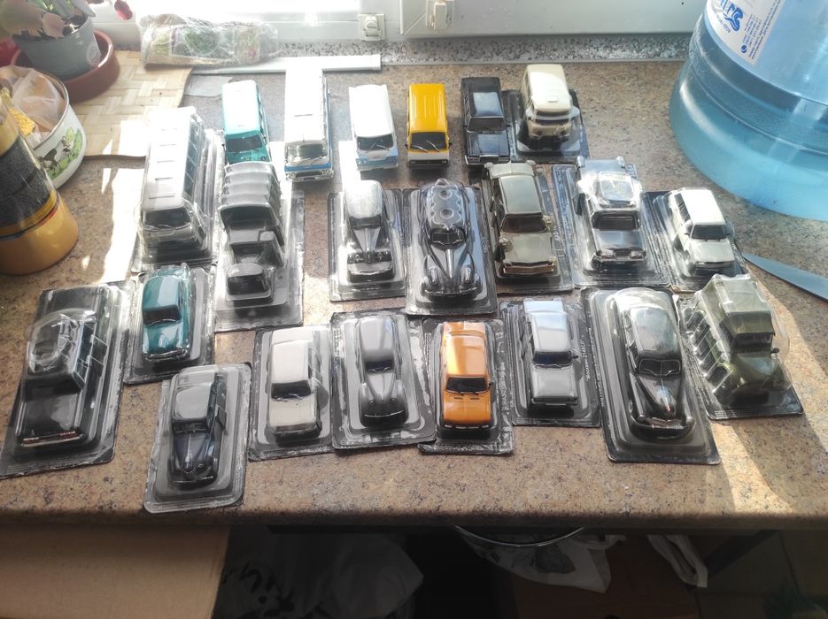 Продам моделі машинок 1:43.
