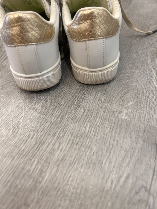 Sapatilihas Roberto Cavalli