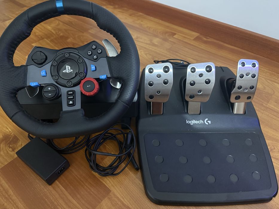 Logitech G29 + Pedais