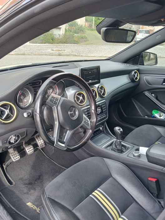 Mercedes CLA AMG Yellow night pack