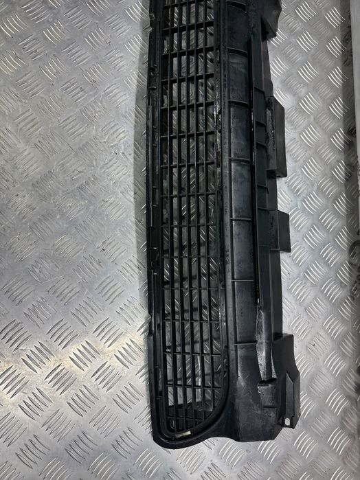 Решетка переднего бампера центральная mercedes a-class w169 1698850023