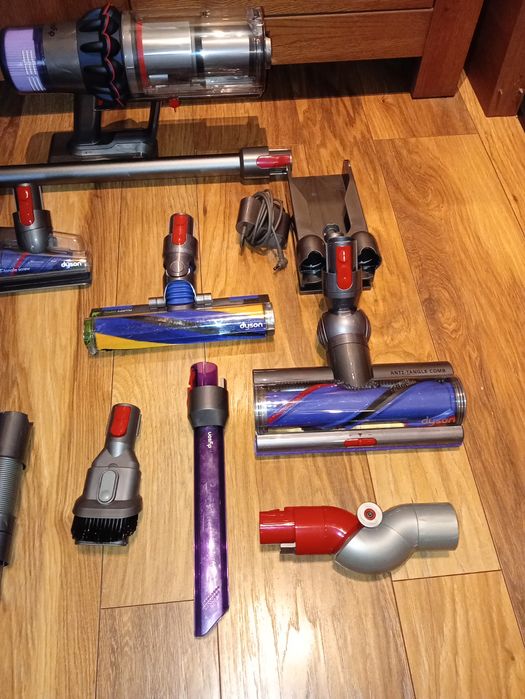 Dyson V15 submarine