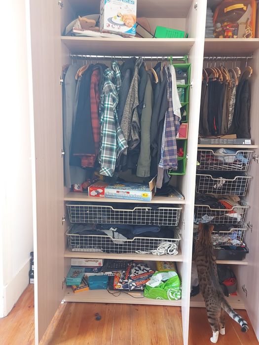 Roupeiro, cama e estante quarto juvenil