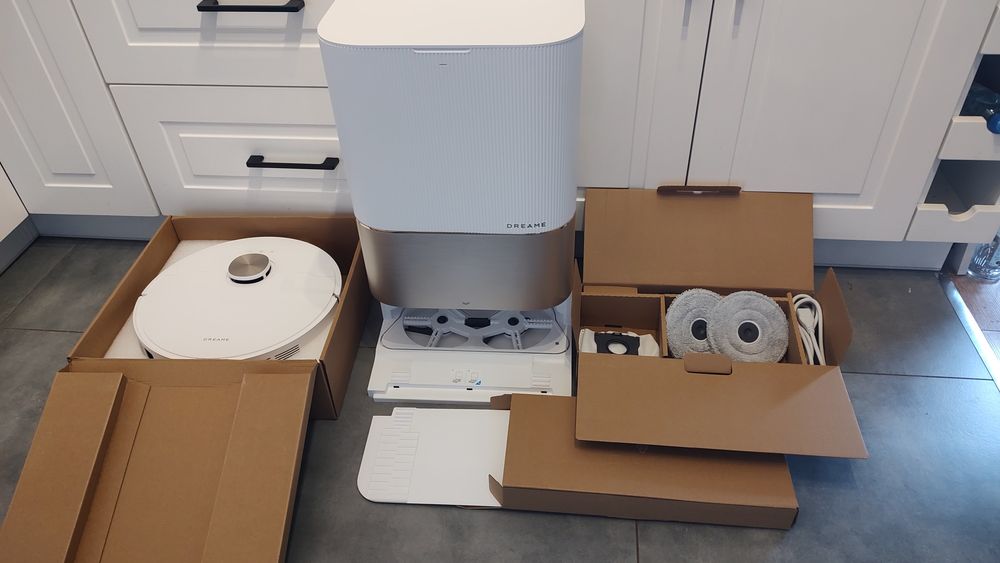 Nieużywany robot sprzątajacy Dreame X40 Ultra. Odkurzacz automatyczny 12000 Pa wysuwane ramie i mop. Poekspo