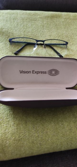 Okulary progresywne -0,5 D -0,75 D Prawe +0,5 D -0,5 D Lewe. Używane.