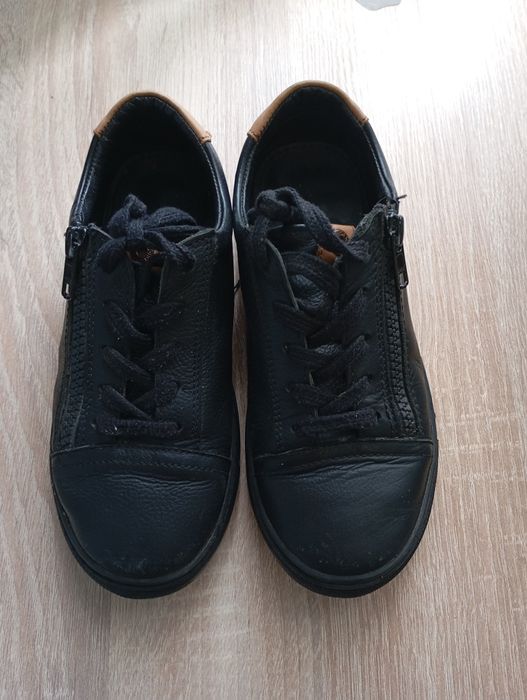 Взуття для хлопчика розмір 32, 34.