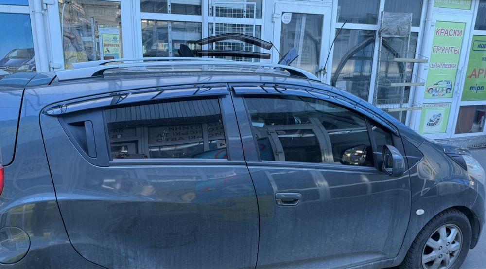 Дефлектори вікон / Вітровики на всі авто