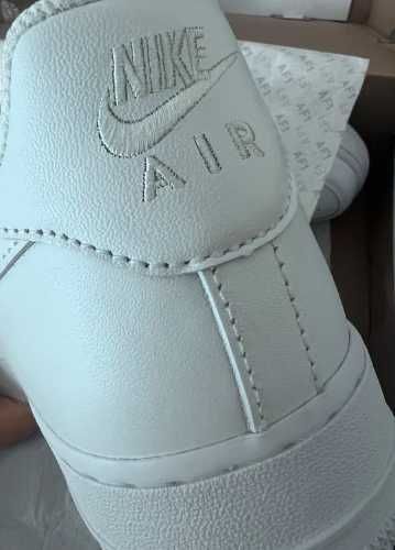Nike_Air_Force_1_Low_'07_White R.36
